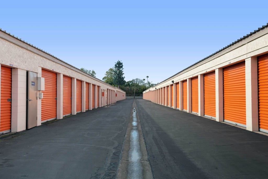 Public Storage | 2065 Placentia Ave, Costa Mesa, CA 92627, USA | Phone: (949) 945-0163