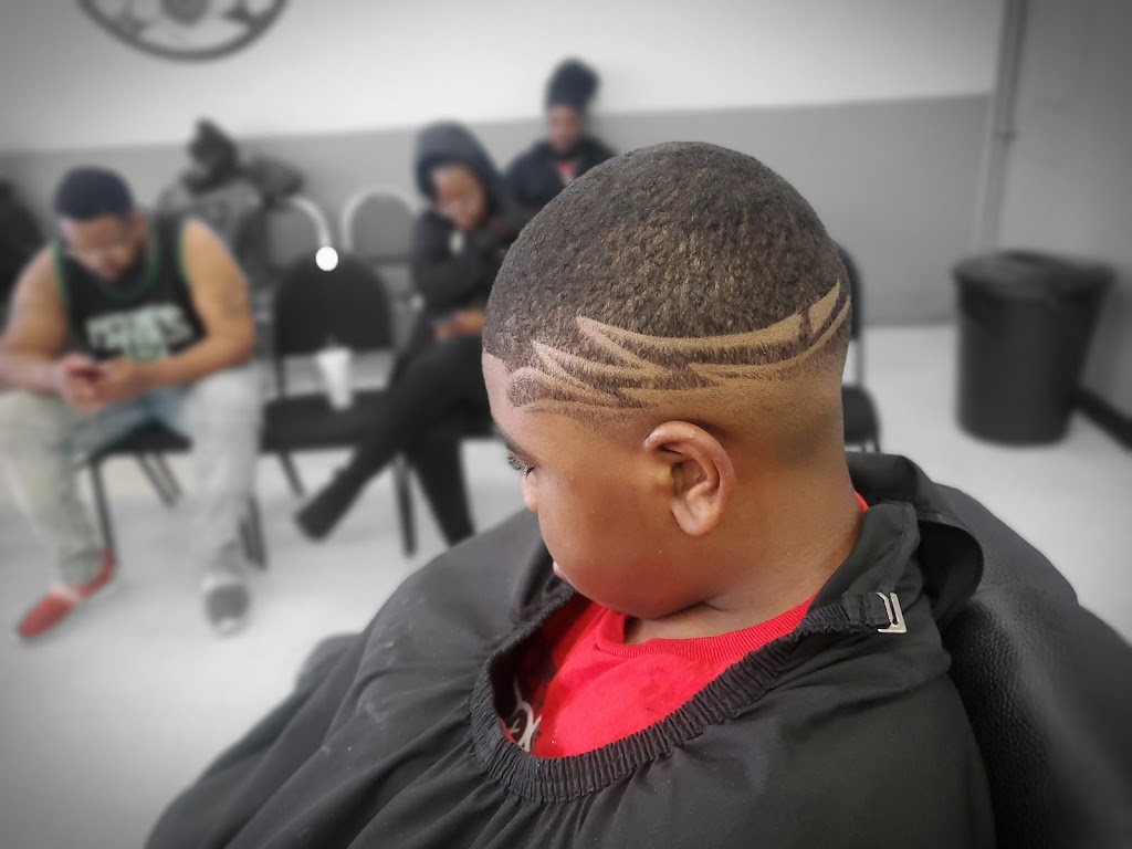 Top Dawg Barber Shop | 220 E Southern Ave, Phoenix, AZ 85040, USA | Phone: (602) 293-3980